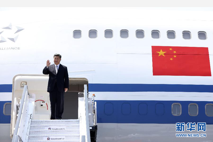 10月15日，国家主席习近平抵达印度果阿，应印度总理莫迪邀请，出席金砖国家领导人第八次会晤。 新华社记者兰红光摄 