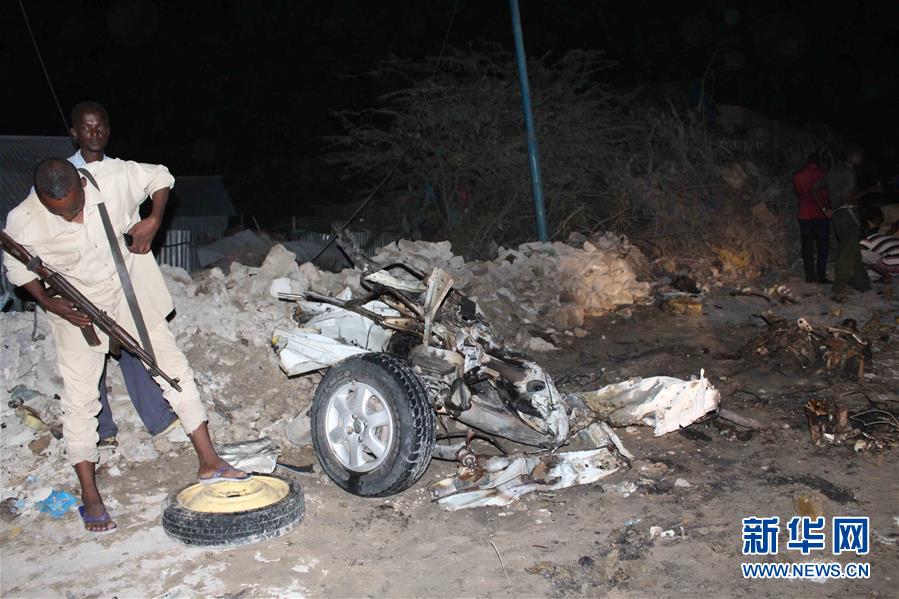 （国际）索马里首都一餐馆遭自杀式汽车炸弹袭击2人死亡 