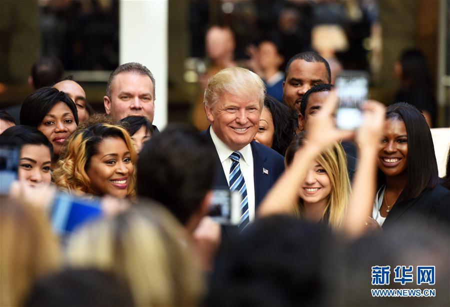 （XHDW）（1）特朗普国际酒店举行开业仪式