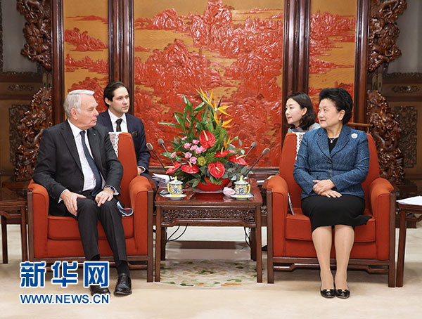 刘延东会见法国外长艾罗