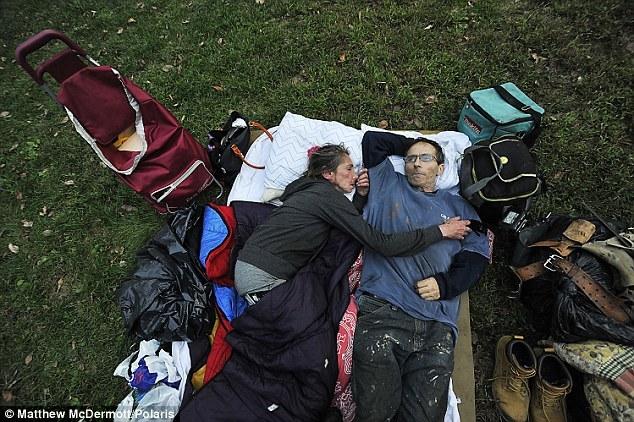 组图：纽约富家女败光家财 成中央公园流浪汉 