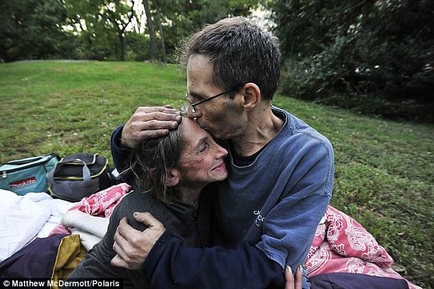 组图：纽约富家女败光家财 成中央公园流浪汉 