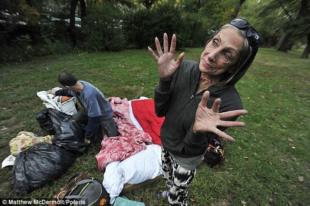 组图：纽约富家女败光家财 成中央公园流浪汉 