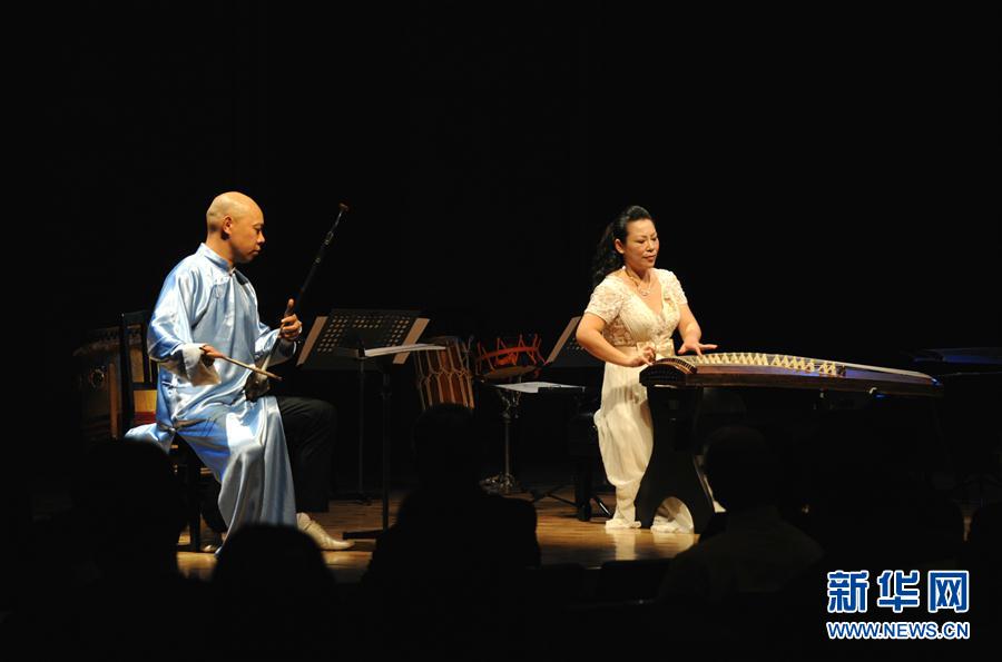 （XHDW）中国古筝二胡演奏家在东京举行&ldquo;穿越日本&rdquo;音乐会 