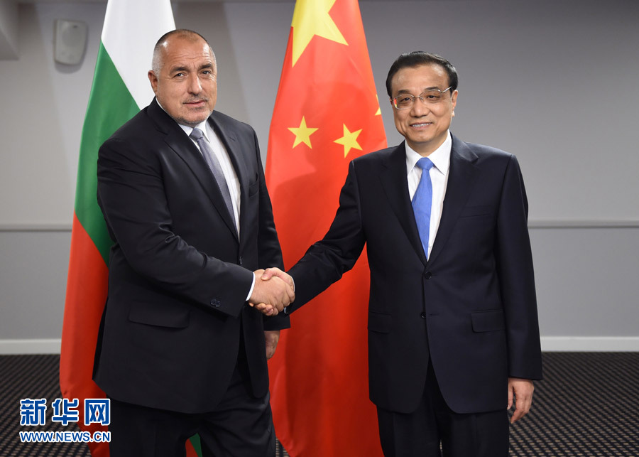 11月5日,国务院总理李克强在里加下榻饭店会见保加利亚总理鲍里索夫。 新华社记者 谢环驰 摄 11月5日,国务院总理李克强在里加下榻饭店会见保加利亚总理鲍里索夫。 新华社记者 谢环驰 摄