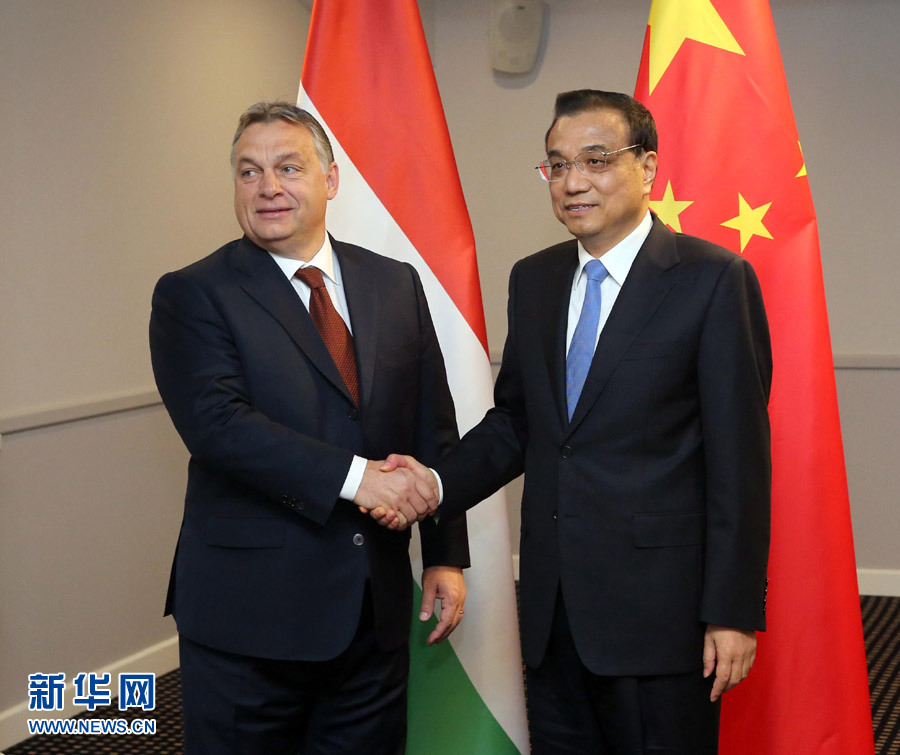 11月5日，國務院總理李克強在裏加下榻飯店會見匈牙利總理歐爾班。 新華社記者 劉衛兵 攝