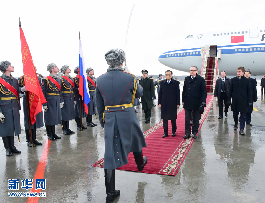 11月6日，應俄羅斯聯邦政府總理梅德韋傑夫邀請，國務院總理李克強乘專機抵達聖彼得堡普爾科沃國際機場，出席中俄總理第二十一次定期會晤並對俄羅斯進行正式訪問。新華社記者 張鐸 攝