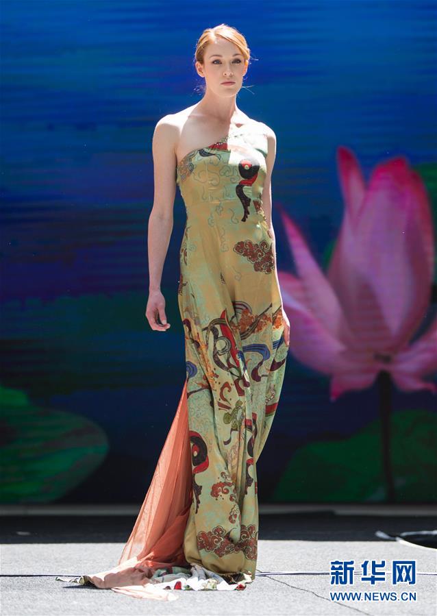 （国际）（3）&ldquo;华服与时尚&mdash;&mdash;中国丝绸服装秀&rdquo;在悉尼举行