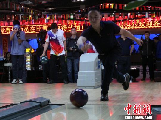 中国&mdash;东盟保龄球手广西柳州&ldquo;过招&rdquo;