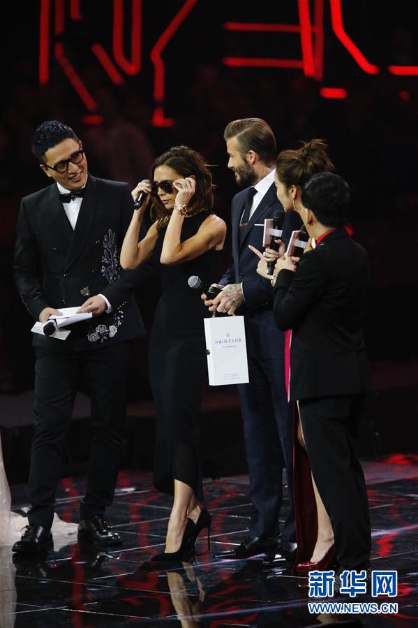 （新华网）&ldquo;2016天猫双11全球狂欢夜&rdquo;晚会在深圳举行