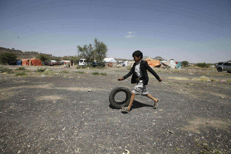 达马杰&middot;哈米德：达马杰今年12岁。随着战争在他们家附近愈演愈烈，他和家人一起逃离了家园。他说：&ldquo;我不愿回想那可怕的一天。我梦想回去上学。我想跟朋友们玩。我想家。但在我们回去之前，我会一直跟兄弟姐妹们玩，并帮妈妈做家务。&rdquo;