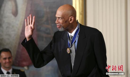 2016年的21位获奖者包括NBA传奇巨星卡里姆&middot;贾巴尔和迈克尔&middot;乔丹，好莱坞影星罗伯特&middot;德尼罗和汤姆&middot;汉克斯，好莱坞制片、编剧洛恩&middot;迈克尔斯（Lorne Michaels），艾伦秀主持人艾伦&middot;德杰尼勒斯（Ellen DeGeneres），物理学家理查德&middot;加尔文（Richard Garwin），比尔&middot;盖茨及其妻子梅琳达&middot;盖茨，建筑师弗兰克&middot;盖里（Frank Gehry），计算机科学家玛格利特&middot;汉密尔顿（Margaret H. Hamilton），已故美国海军准将及计算机科学家葛丽丝&middot;霍普（Grace Hopper），美籍华裔建筑师林璎（Maya Lin），已故人权活动家Elouise Co...