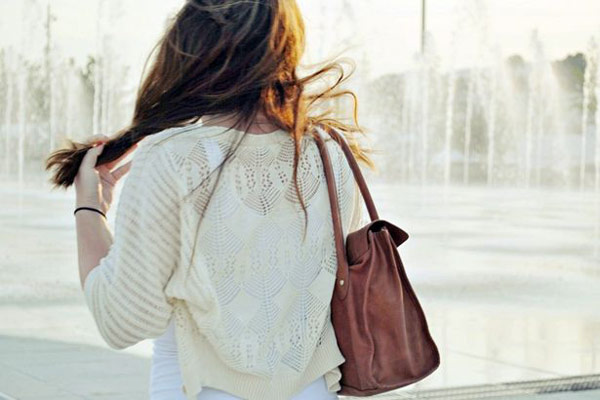 英国女性人均拥有14个包 买包钱足以买车