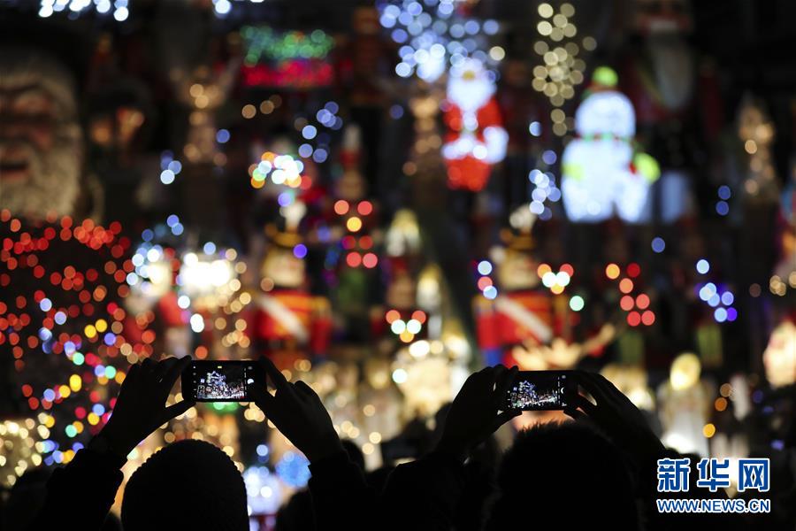 （国际）（5）纽约布鲁克林&ldquo;圣诞村&rdquo;的绚丽灯饰