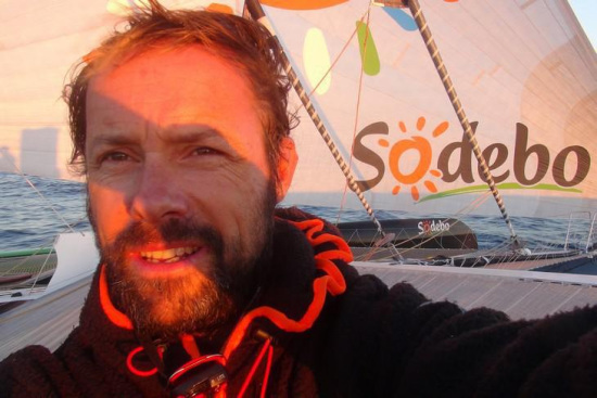 圣诞礼物：法航海家创单人帆船环球航行最快记录