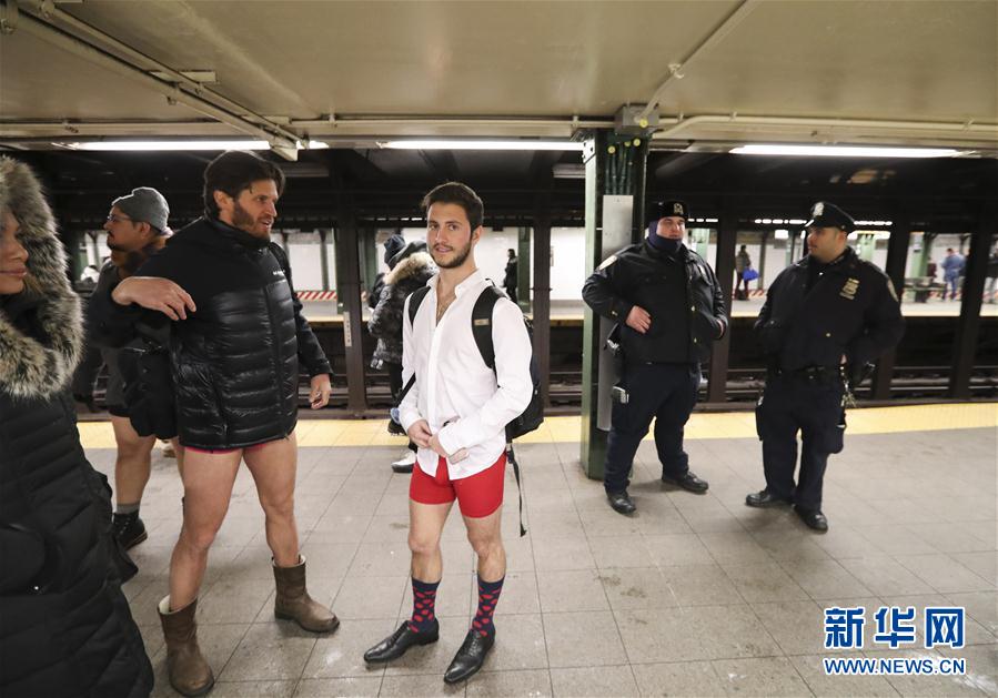 （国际）（3）纽约举行&ldquo;不穿裤子搭地铁&rdquo;活动