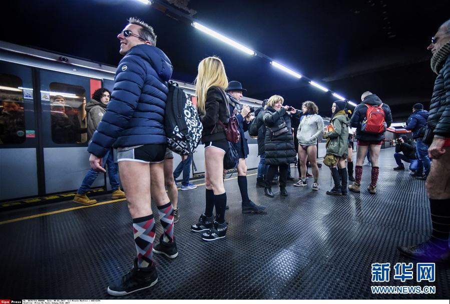 [3]（外代二线）米兰举行&ldquo;不穿裤子搭地铁&rdquo;活动