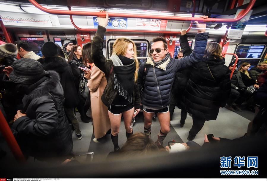 [6]（外代二线）米兰举行&ldquo;不穿裤子搭地铁&rdquo;活动