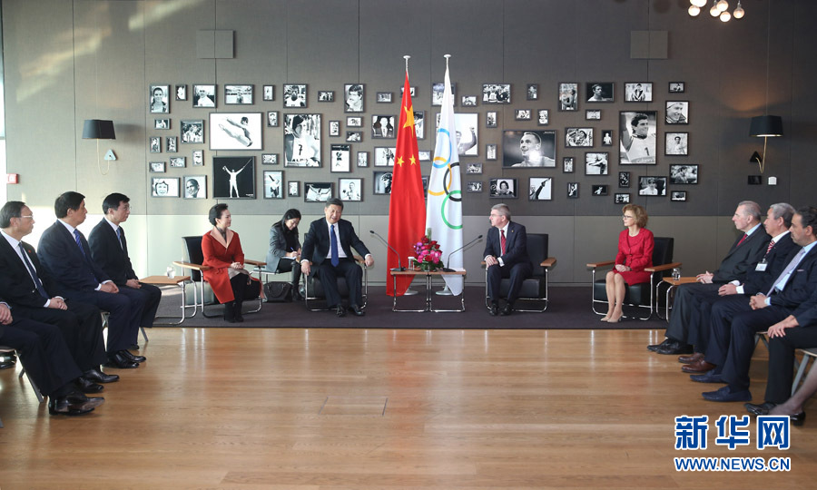 1月18日，国家主席习近平在瑞士洛桑国际奥林匹克博物馆会见国际奥林匹克委员会主席巴赫。 新华社记者 姚大伟 摄
