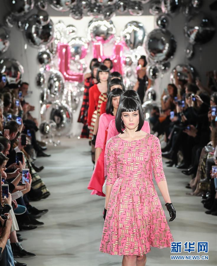（国际）（1）2017年柏林秋冬时装周首日：用时尚&ldquo;点亮&rdquo;好心情