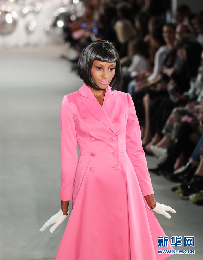 （国际）（4）2017年柏林秋冬时装周首日：用时尚&ldquo;点亮&rdquo;好心情