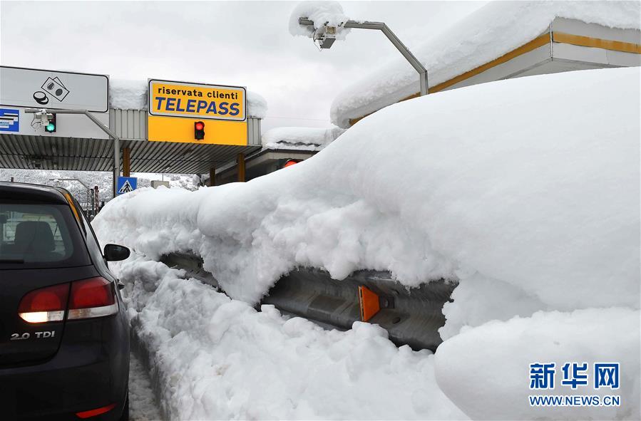 （外代一线）（12）意大利中部地震引发雪崩