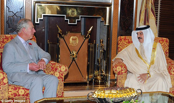 英王室收到的最奇葩礼物 种子、辣椒、高脚杯