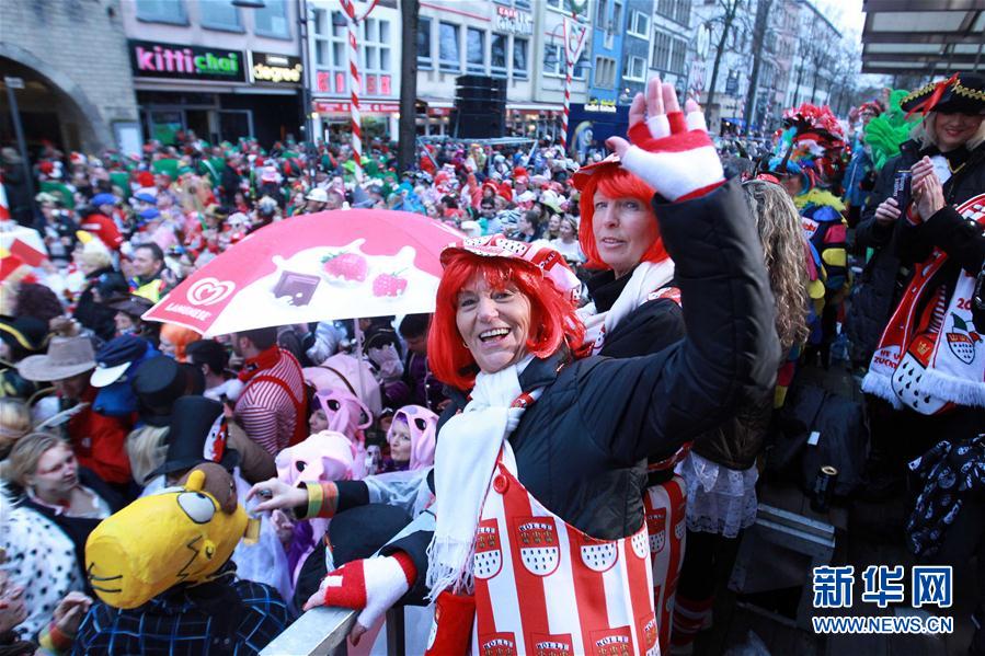 （国际）（2）科隆狂欢节街头狂欢活动拉开帷幕