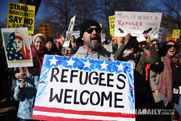 特朗普再次語出驚人：遣返非法移民是“軍事行動”