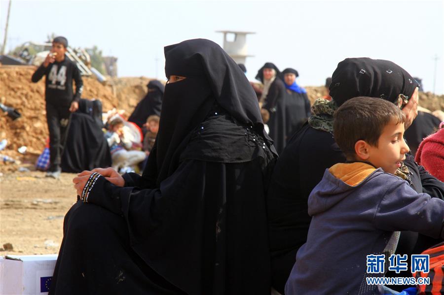 （国际）（3）大批平民从摩苏尔交战区撤离