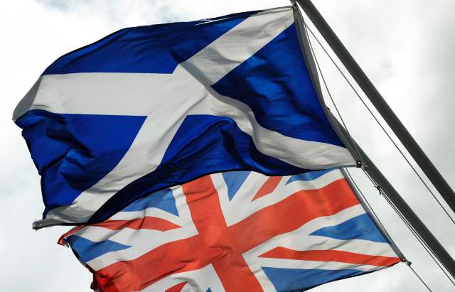英国政府不急脱欧 苏格兰却闹独立
