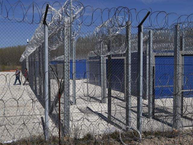 如何应对欧盟难民政策 匈牙利问政于民