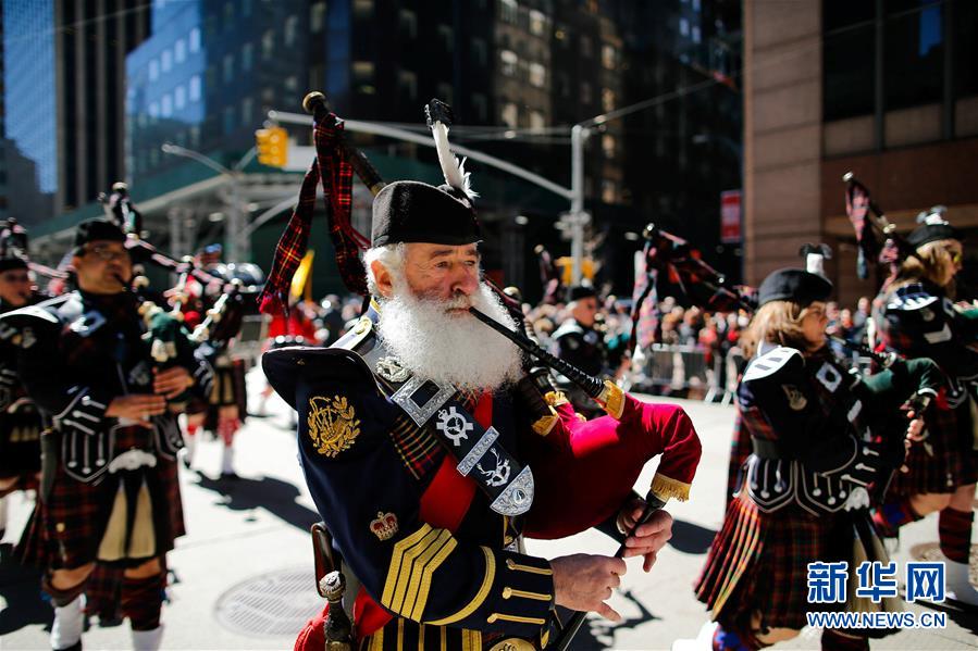 [1]（外代二线）纽约举行&ldquo;花格子呢日&rdquo;游行