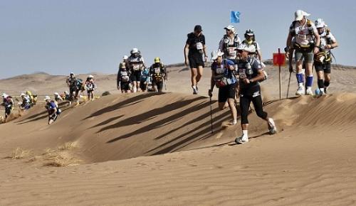 沙漠中的氣溫有時高達50攝氏度。