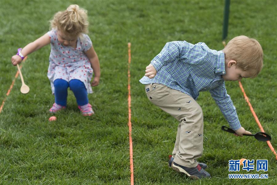 [10]（外代二线）白宫复活节滚彩蛋活动举行