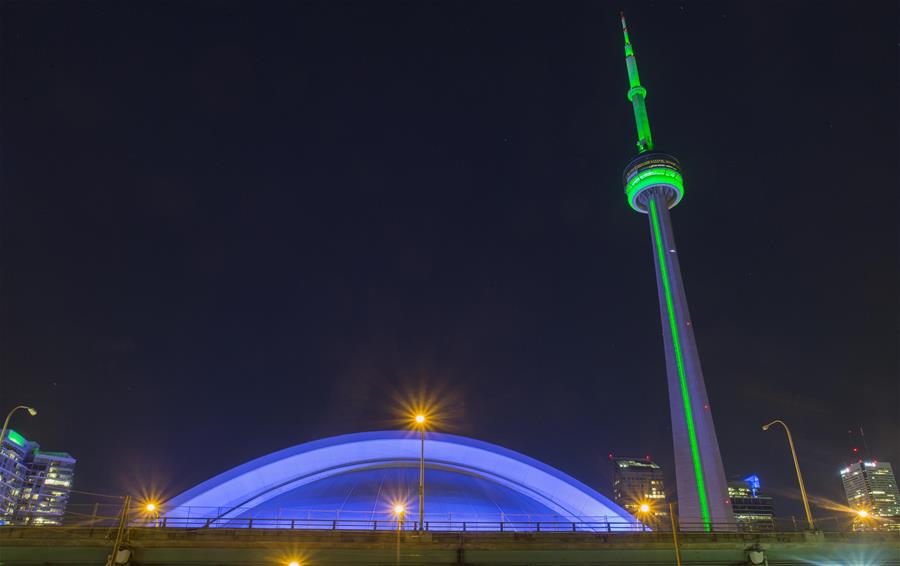 （国际）（2）加拿大国家电视塔亮绿灯庆祝世界地球日