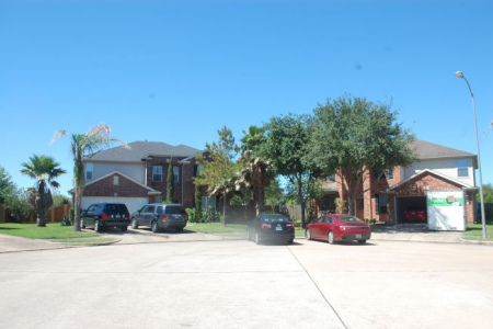 Waumsley路位于该住宅区末端,再往外是未开发区域。(美国《世界日报》/陈开 摄)