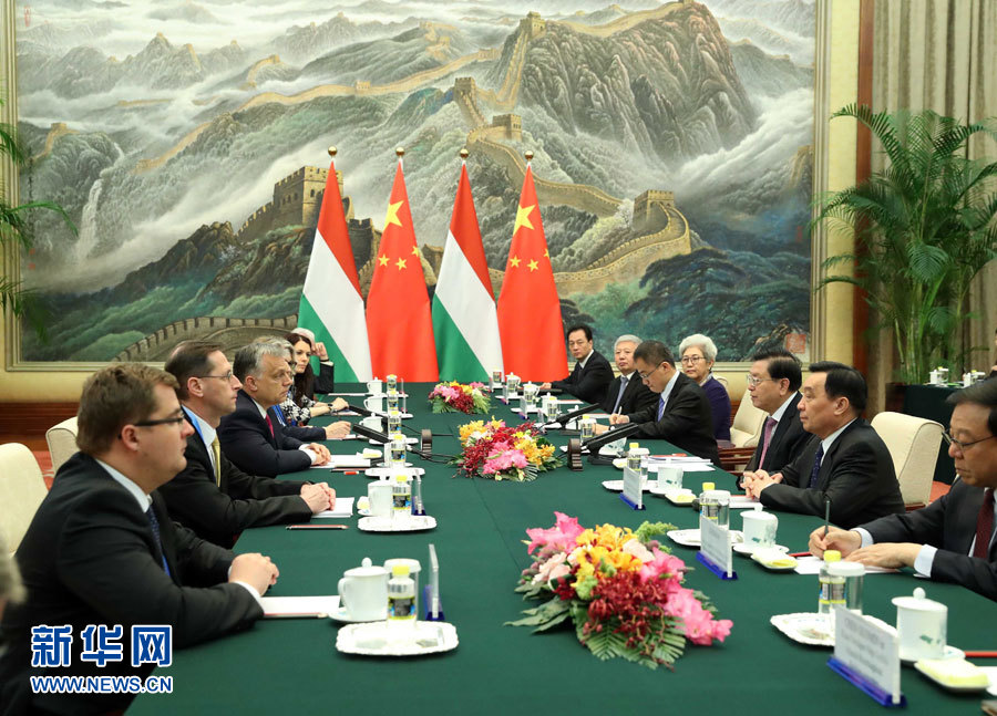 5月15日，全国人大常委会委员长张德江在北京人民大会堂会见匈牙利总理欧尔班。 新华社记者 刘卫兵 摄