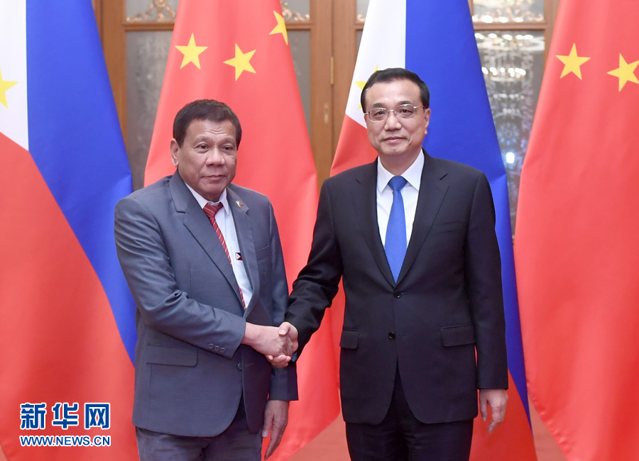 5月15日，国务院总理李克强在北京人民大会堂会见来华出席“一带一路”国际合作高峰论坛的菲律宾总统杜特尔特。 新华社记者 张铎 摄