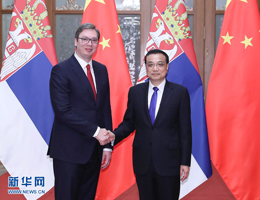 5月16日，國務院總理李克強在北京人民大會堂會見來華出席“一帶一路”國際合作高峰論壇的塞爾維亞總理、當選總統武契奇。 新華社記者丁林攝