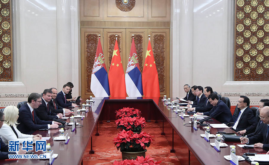 5月16日，國務院總理李克強在北京人民大會堂會見來華出席“一帶一路”國際合作高峰論壇的塞爾維亞總理、當選總統武契奇。 新華社記者丁林攝