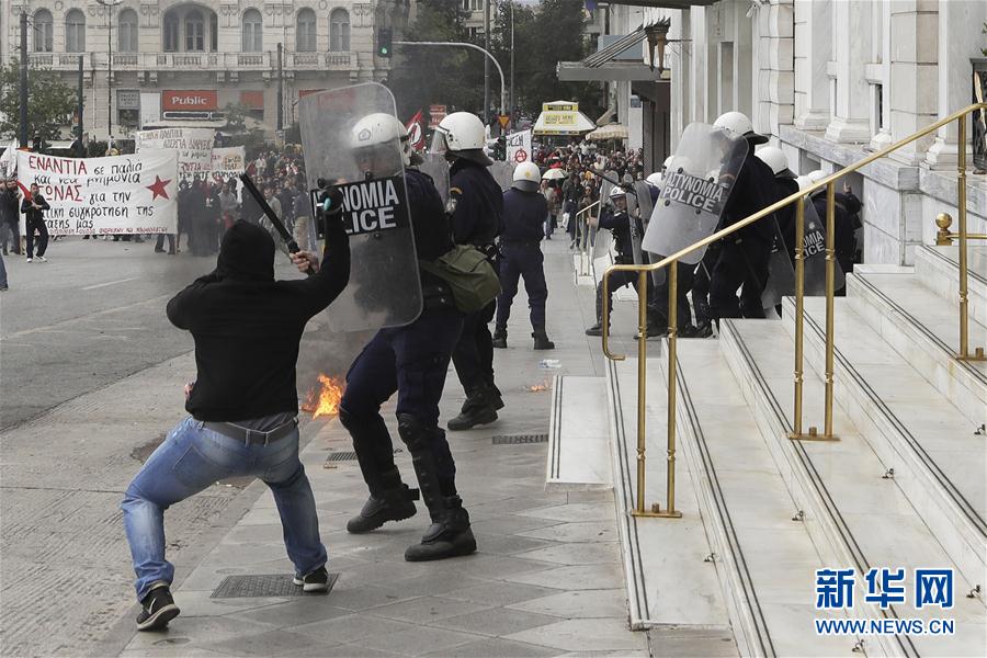 （外代一线）（3）希腊民众罢工抗议紧缩政策