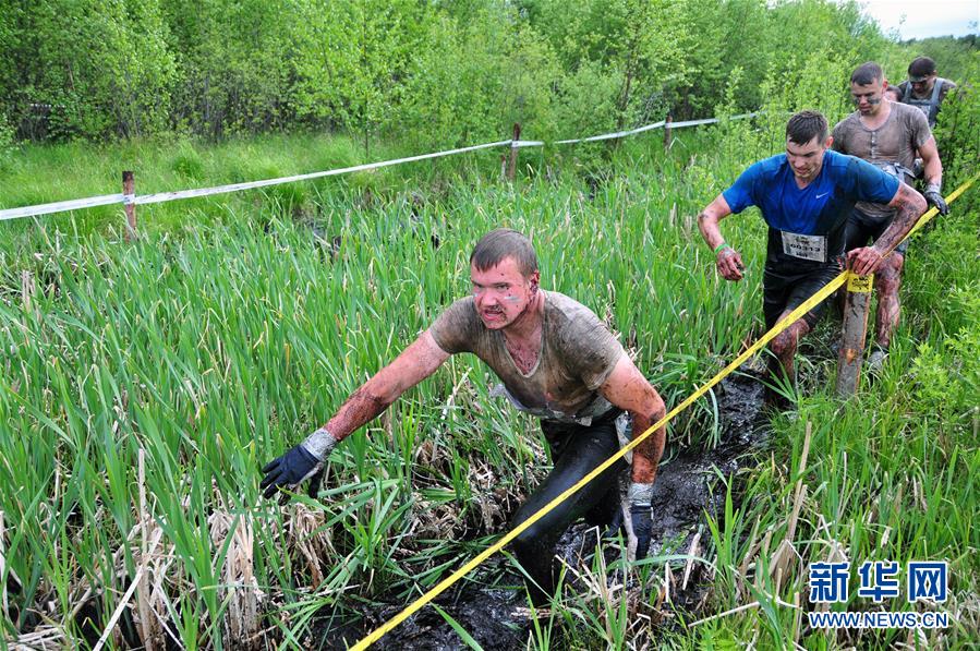 （体育）（2）拉脱维亚举办&ldquo;强人跑&rdquo;