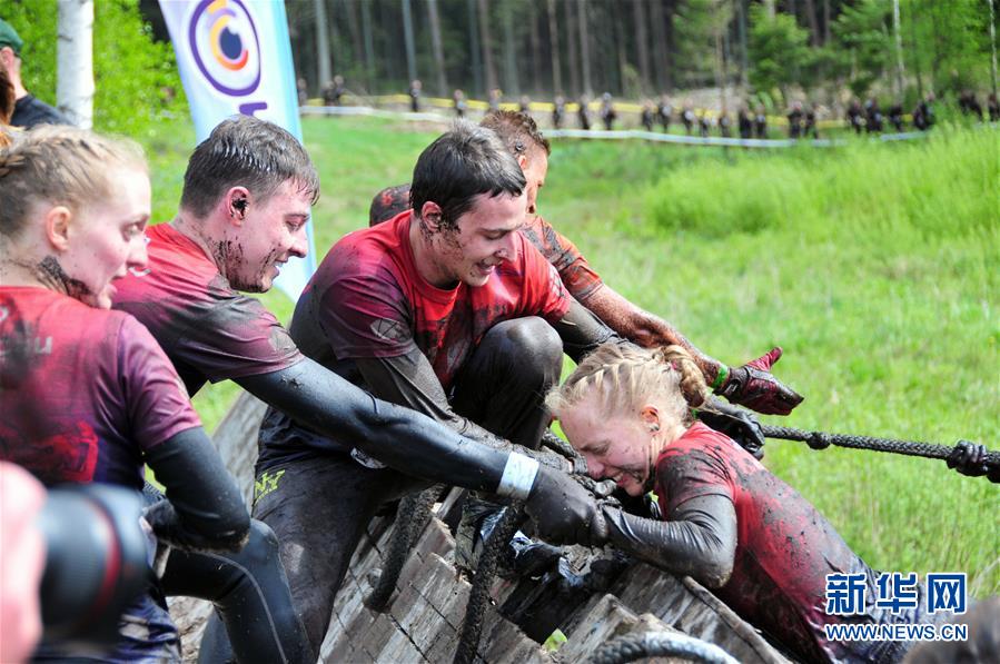 （体育）（5）拉脱维亚举办&ldquo;强人跑&rdquo;