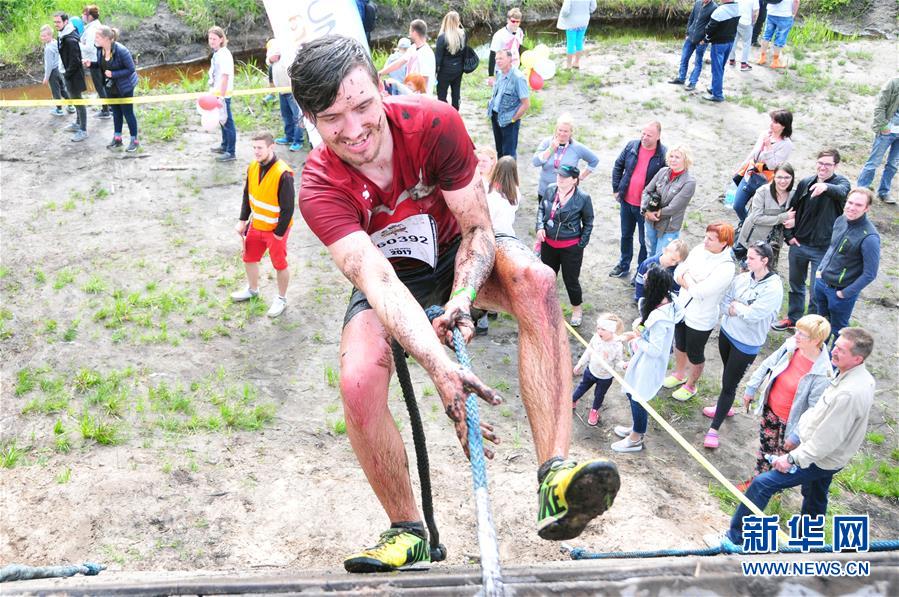 （体育）（6）拉脱维亚举办&ldquo;强人跑&rdquo;