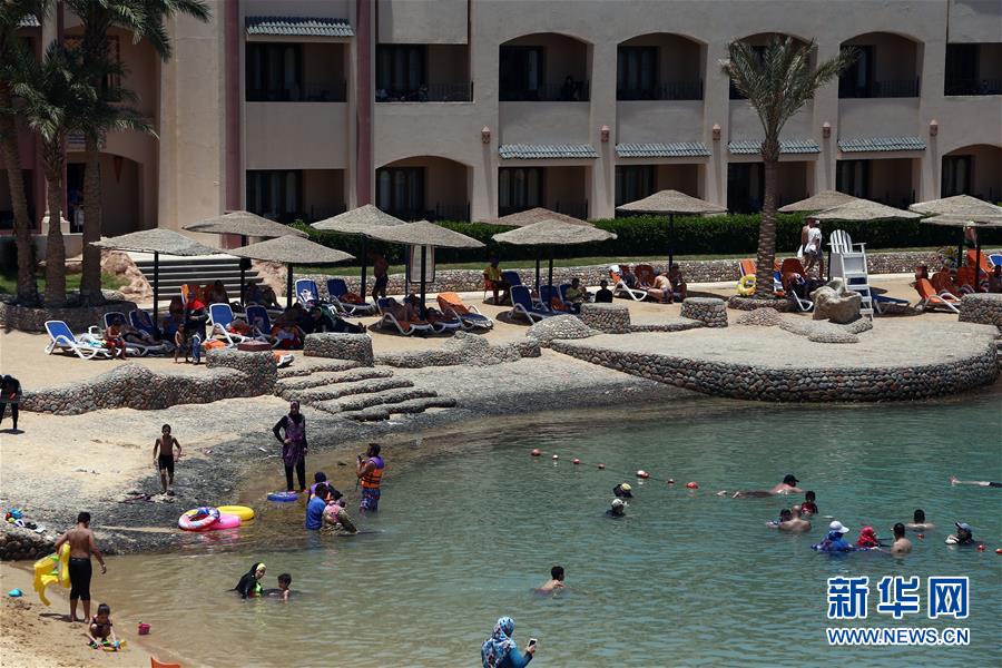 （国际）（2）埃及胡尔加达：游客遇袭度假村加强安保警戒 