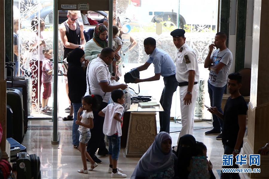 （国际）（3）埃及胡尔加达：游客遇袭度假村加强安保警戒 