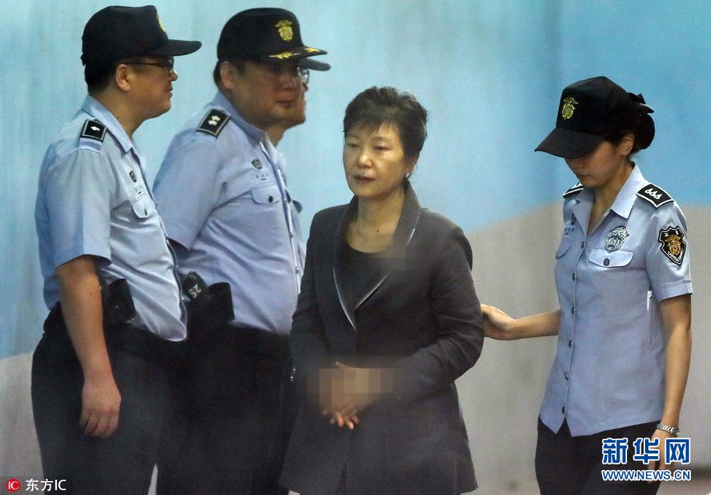 朴槿惠脚趾疼痛庭审后直奔医院 治疗后返回口