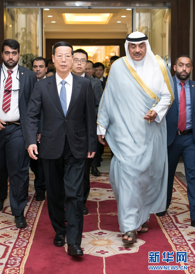 8月22日，應邀訪問科威特的中共中央政治局常委、國務院副總理張高麗在科威特城會見科威特第一副首相兼外交大臣薩巴赫。 新華社記者 高潔 攝