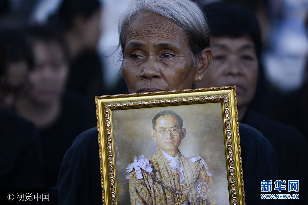 泰國舉行已故國王普密蓬葬禮彩排